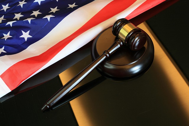 Navigating Boca Raton’s Storm Damage Injury Legal Scene: Choosing Top Lawyers