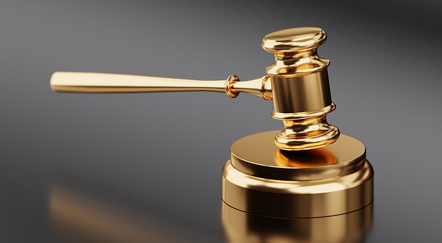 lawyer-640x480-27266809.jpeg