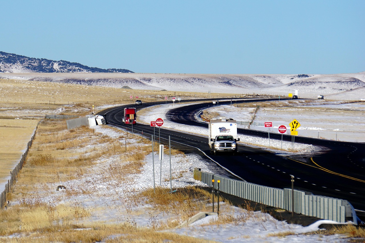 Phoenix Truck Accident Lawyers: Expert Guidance & Claims
